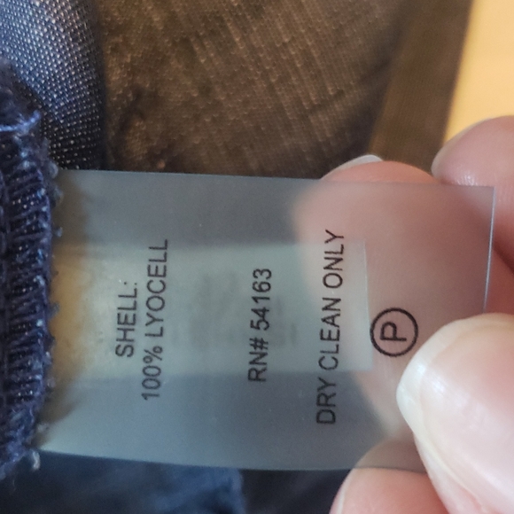 Ivanka Trump Medium Top - Picture 4 of 5